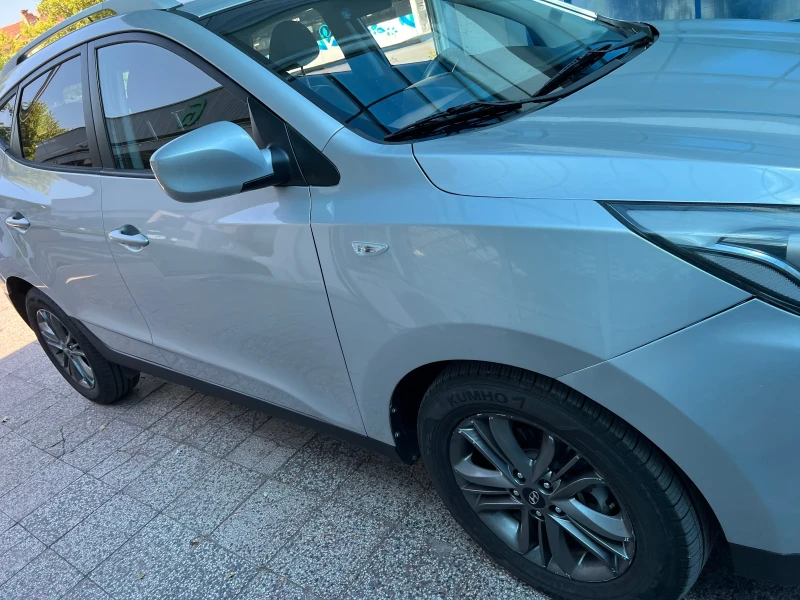 Hyundai Tucson 2.0, снимка 3 - Автомобили и джипове - 48665503