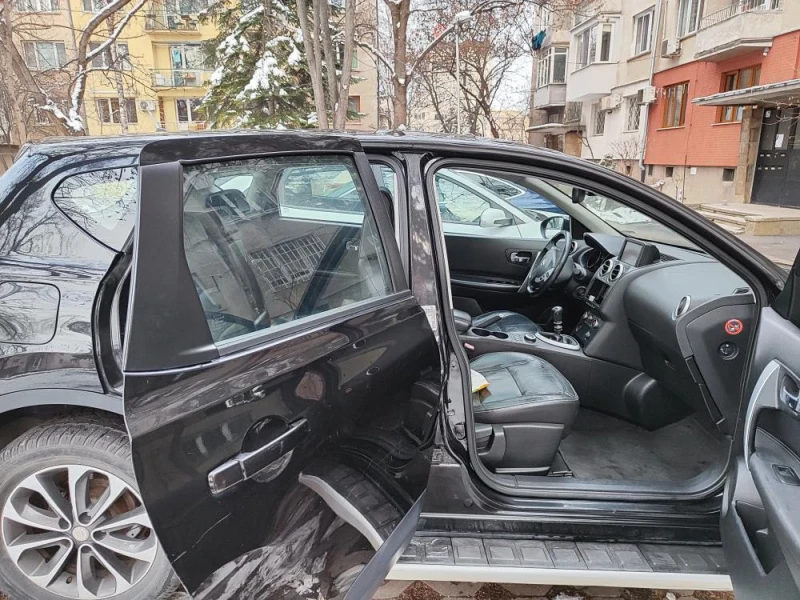 Nissan Qashqai dCI, снимка 4 - Автомобили и джипове - 52760117