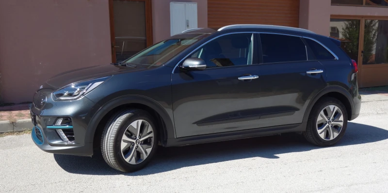 Kia Niro, снимка 4 - Автомобили и джипове - 53058357