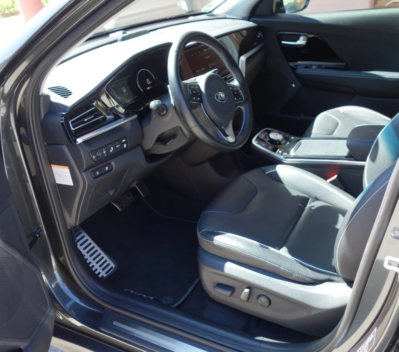Kia Niro, снимка 7 - Автомобили и джипове - 53058357