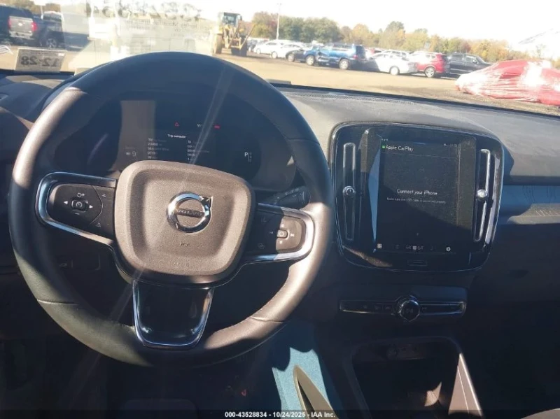 Volvo XC40 RECHARGE PURE ELECTRIC TWIN ULTIMATE, снимка 15 - Автомобили и джипове - 53421110