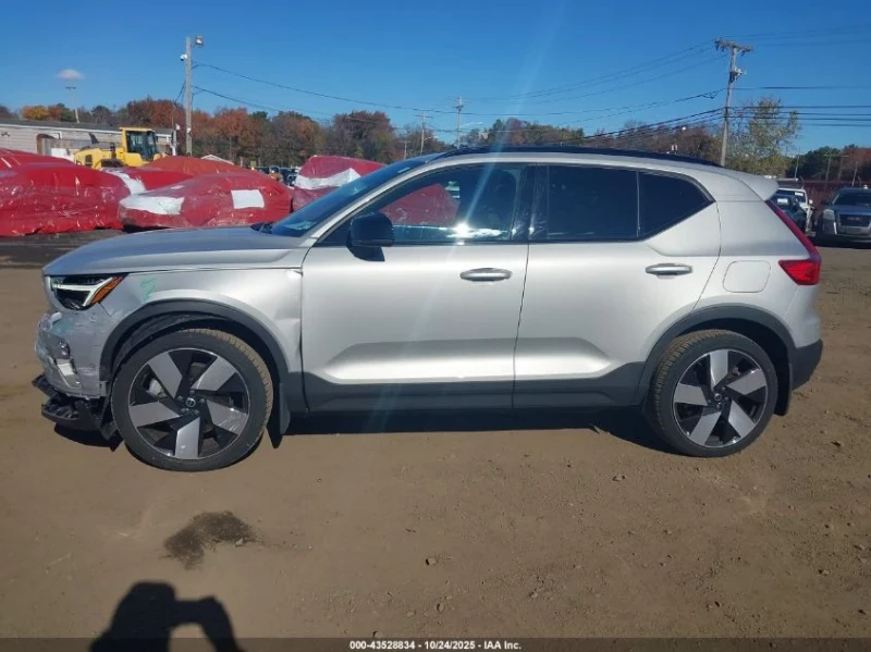 Volvo XC40 RECHARGE PURE ELECTRIC TWIN ULTIMATE, снимка 16 - Автомобили и джипове - 53421110