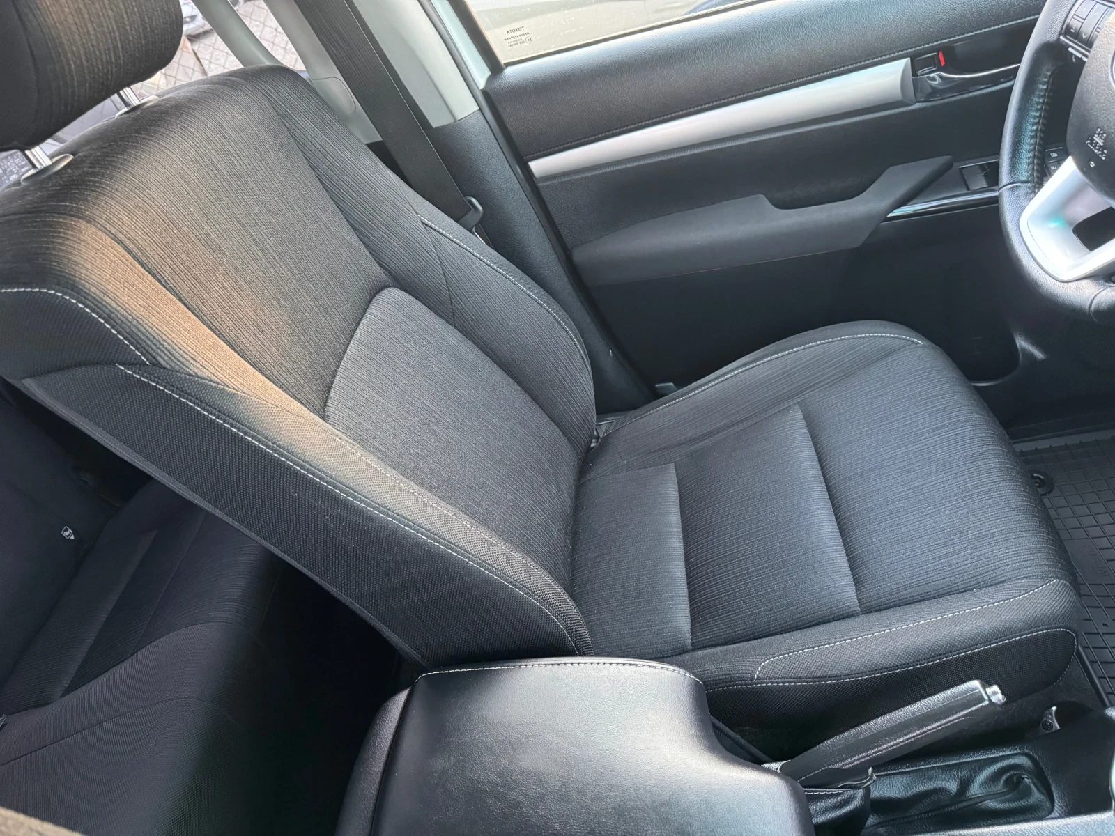 Toyota Hilux 2, 5 d4d.  Италия  - изображение 10