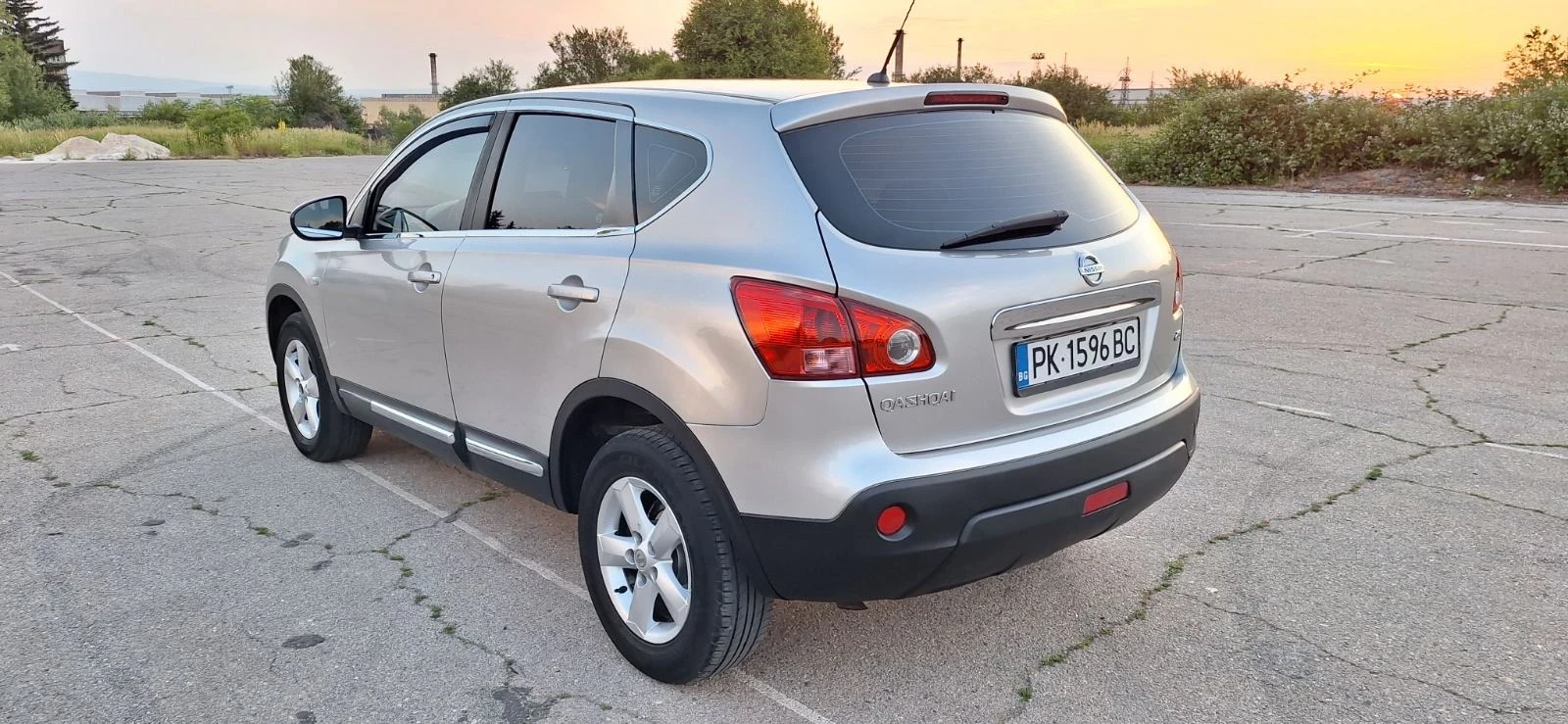 Nissan Qashqai 2.0/NAVI/AUTO/4X4 - изображение 6