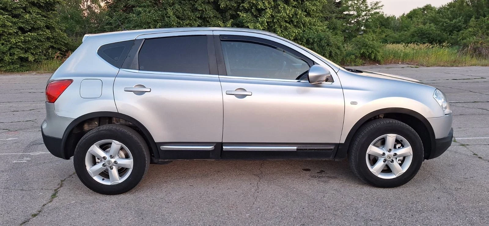 Nissan Qashqai 2.0/NAVI/AUTO/4X4 - изображение 4