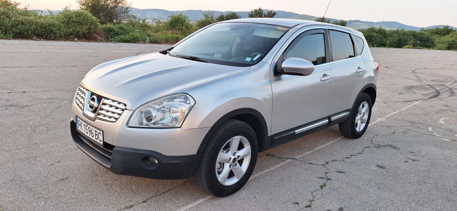Nissan Qashqai 2.0/NAVI/AUTO/4X4 - изображение 2