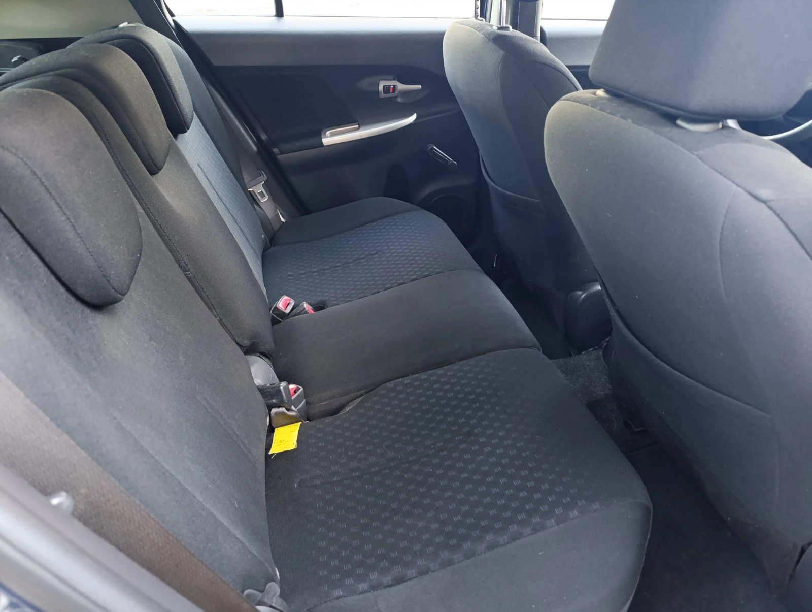 Toyota Urban Cruiser 1.4 D4D / 4x4 / 2009. / 6   | Mobile.bg   13