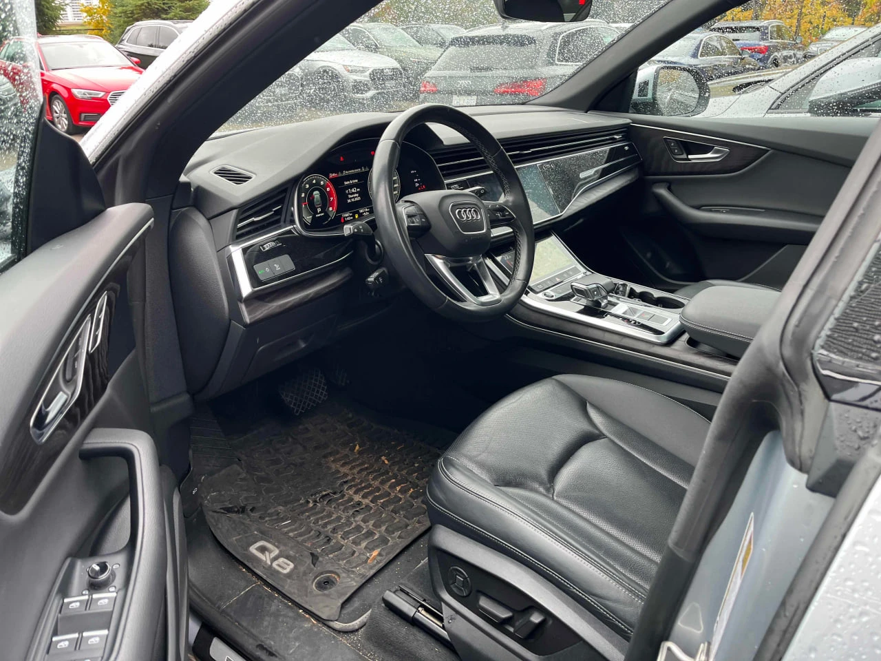 Audi Q8 CARFAX* *   *  | Mobile.bg   5