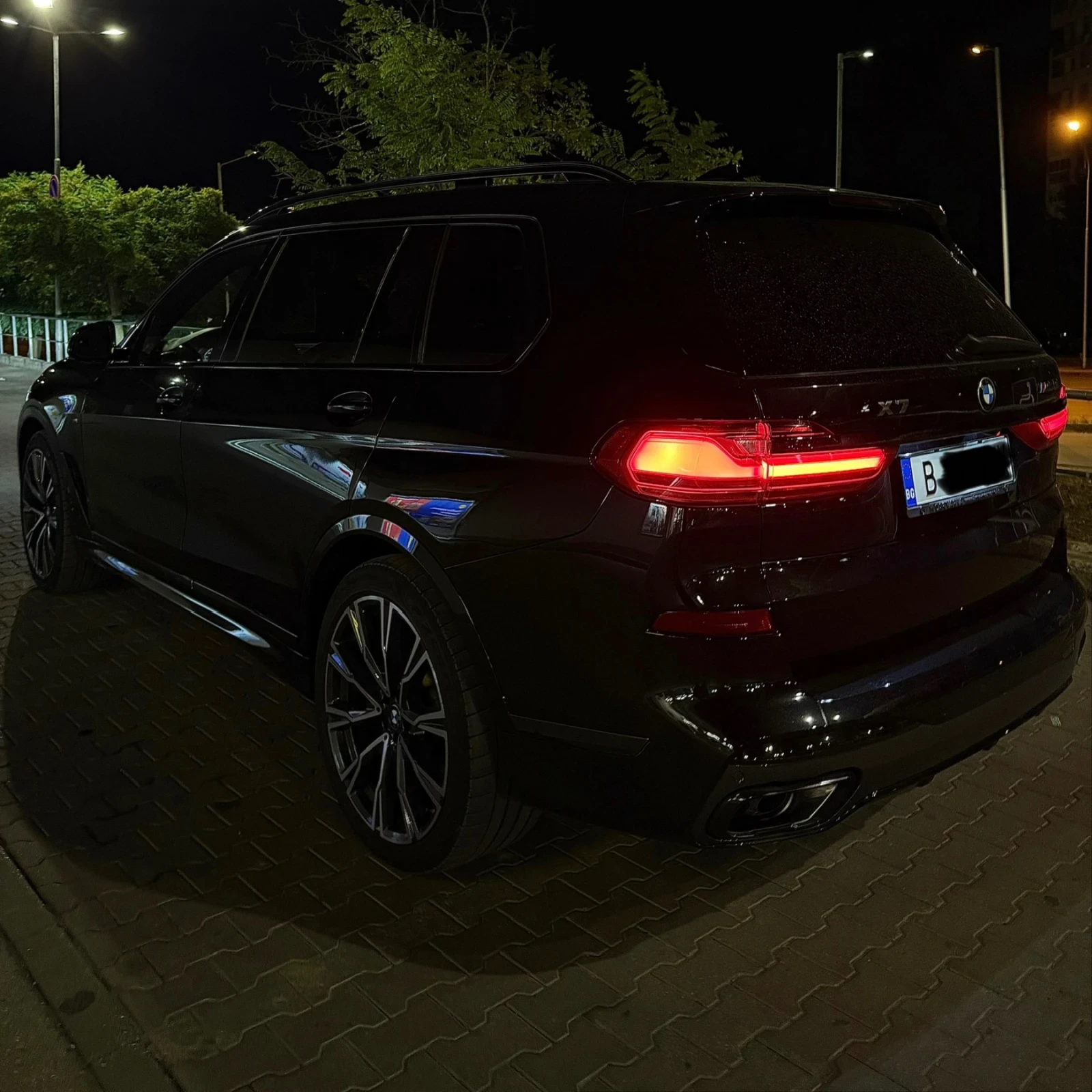 BMW X7 M50i* SKY LOUNGE* LASER LIGHT * *  | Mobile.bg   7