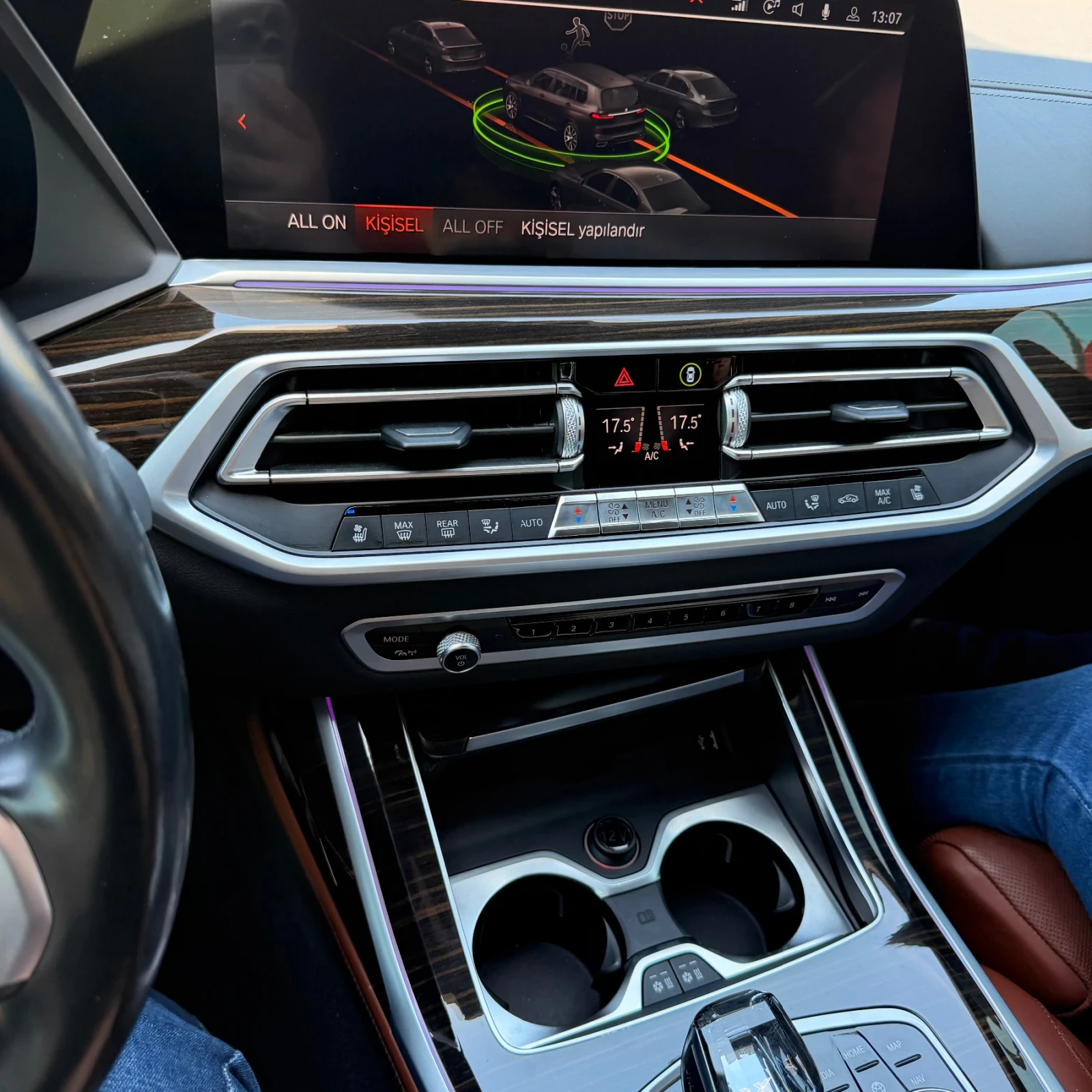 BMW X7 M50i* SKY LOUNGE* LASER LIGHT * МАСАЖ* , снимка 17 - Автомобили и джипове - 52808192