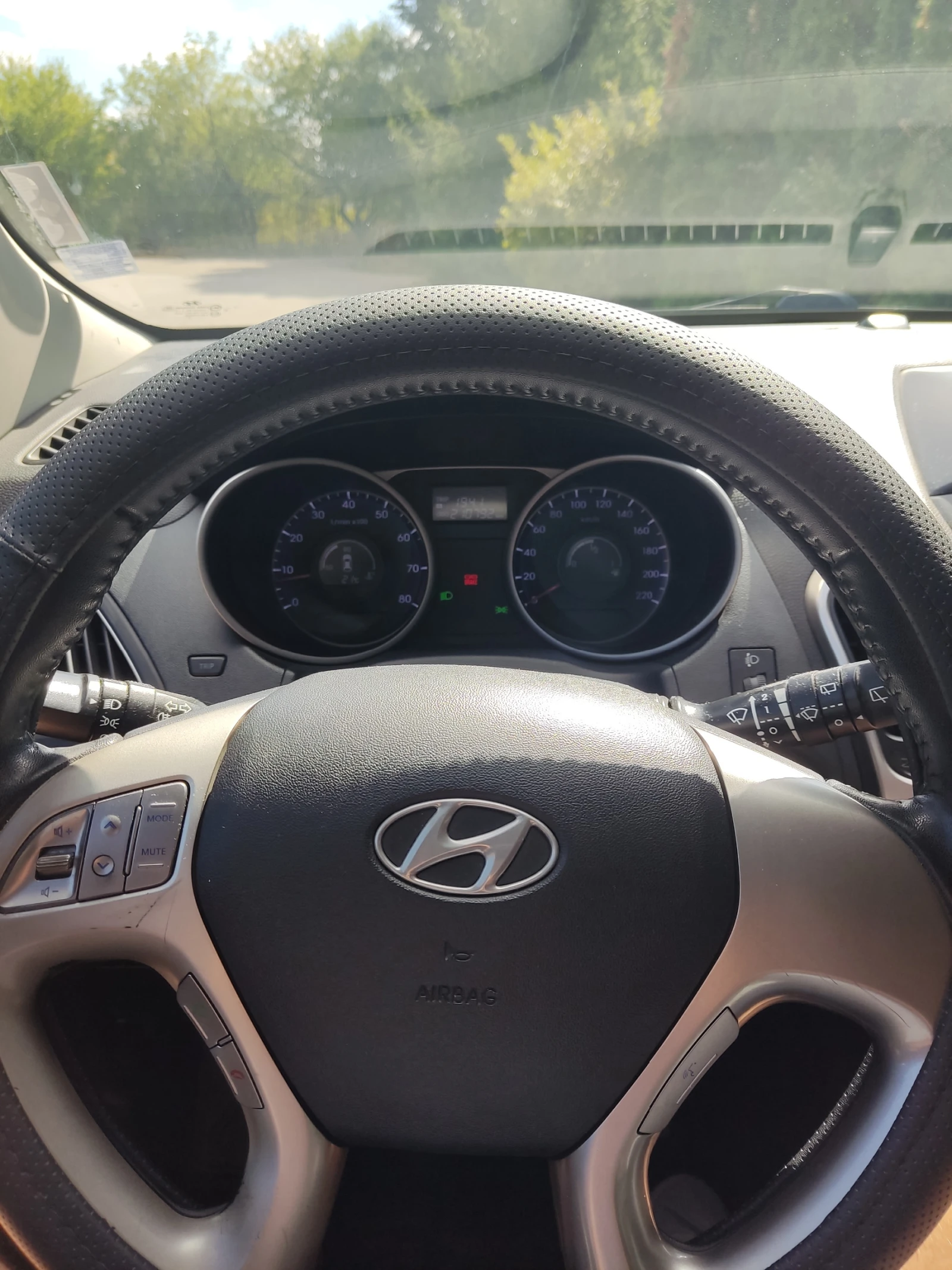 Hyundai IX35 1.6 бензин/газ, снимка 9 - Автомобили и джипове - 53692253