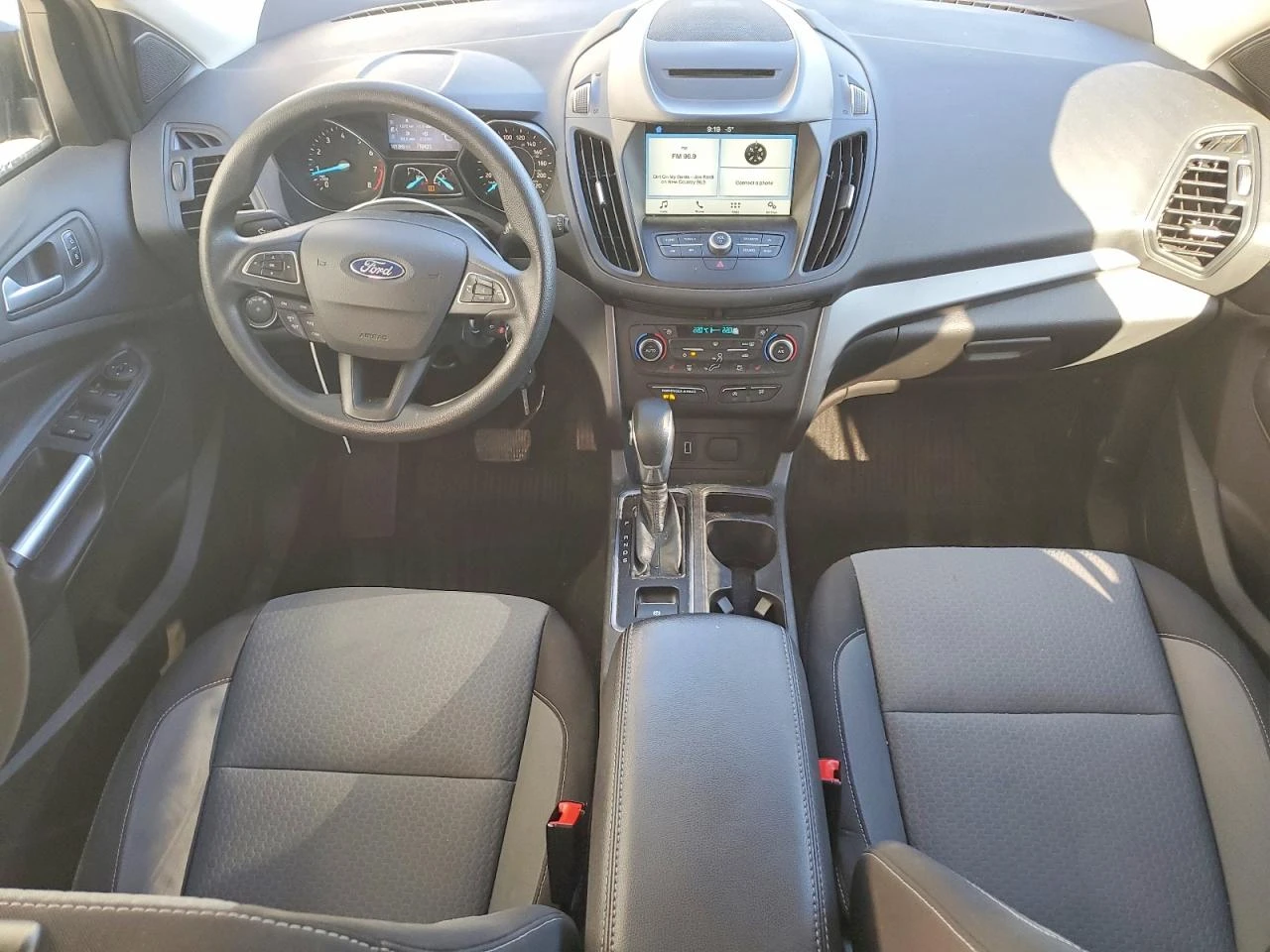 Ford Escape 1.5l Se, снимка 8 - Автомобили и джипове - 53791326