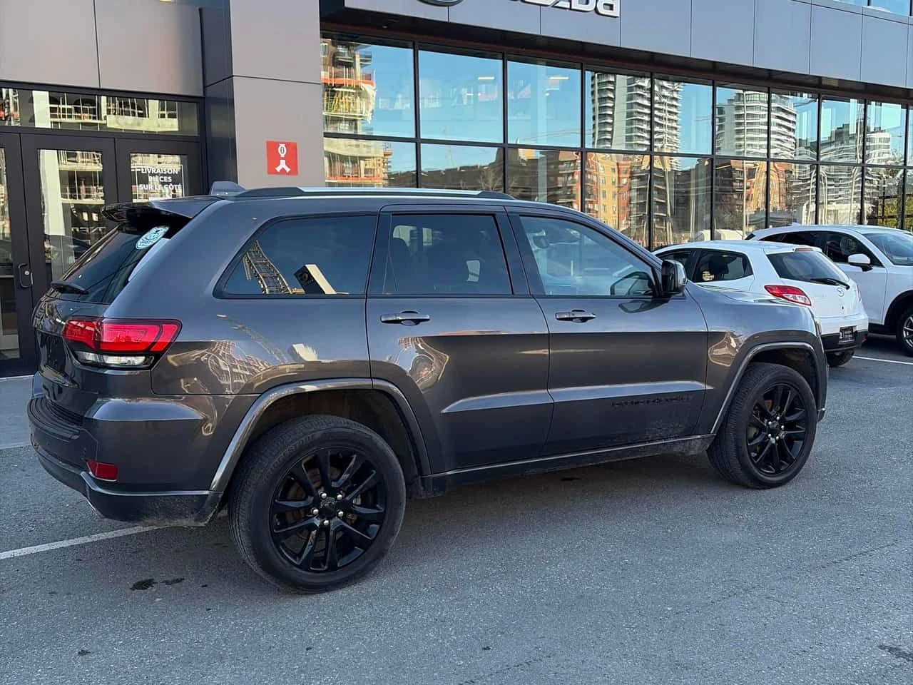 Jeep Grand cherokee * Altitude * CARFAX * ЦЕНА ДО БГ, снимка 14 - Автомобили и джипове - 53791790