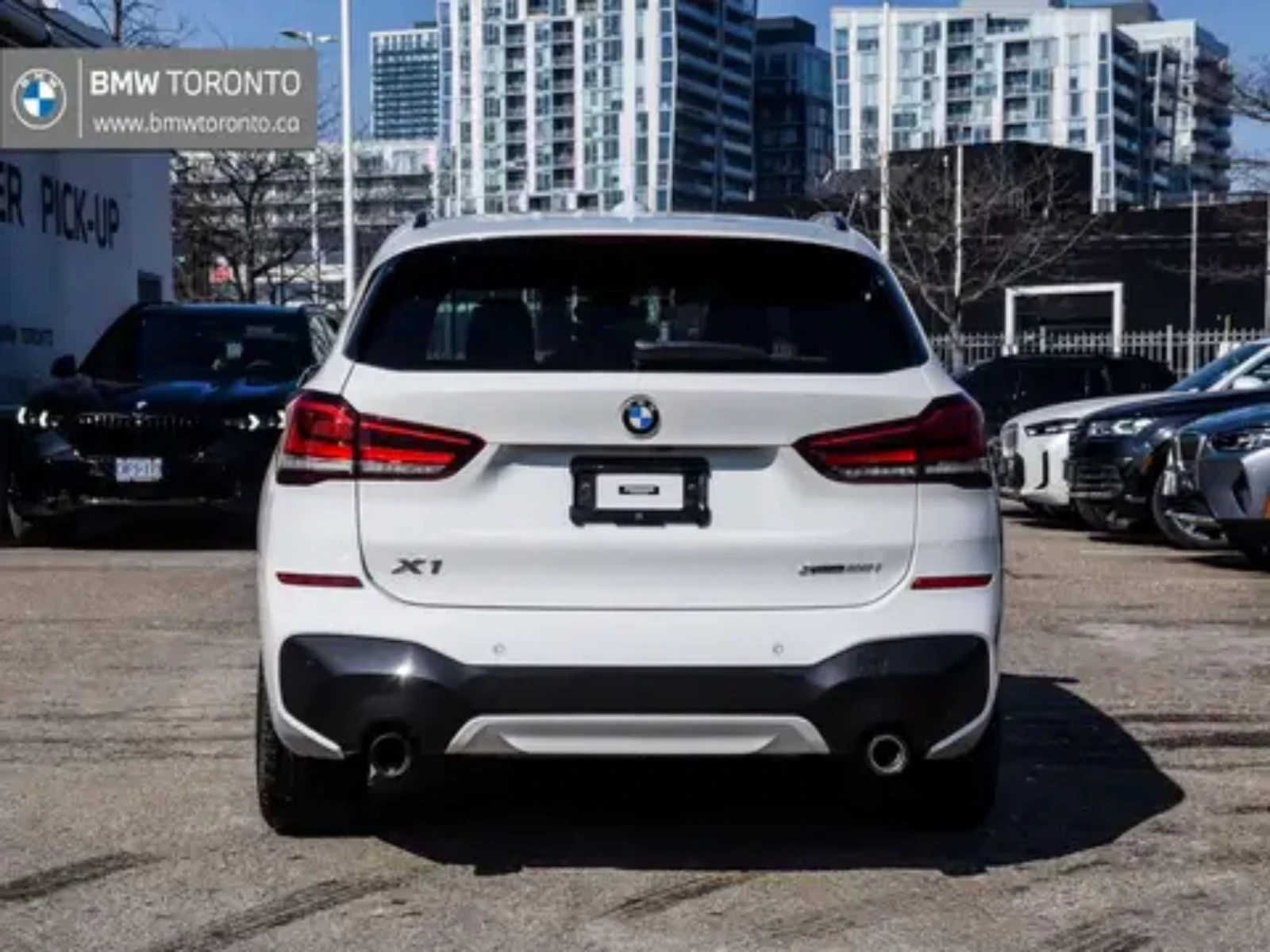 BMW X1 2022/82000KM/PANO/ПОДГРЕВ/ПАМЕТ/4Х4/8ZF, снимка 2 - Автомобили и джипове - 53884597