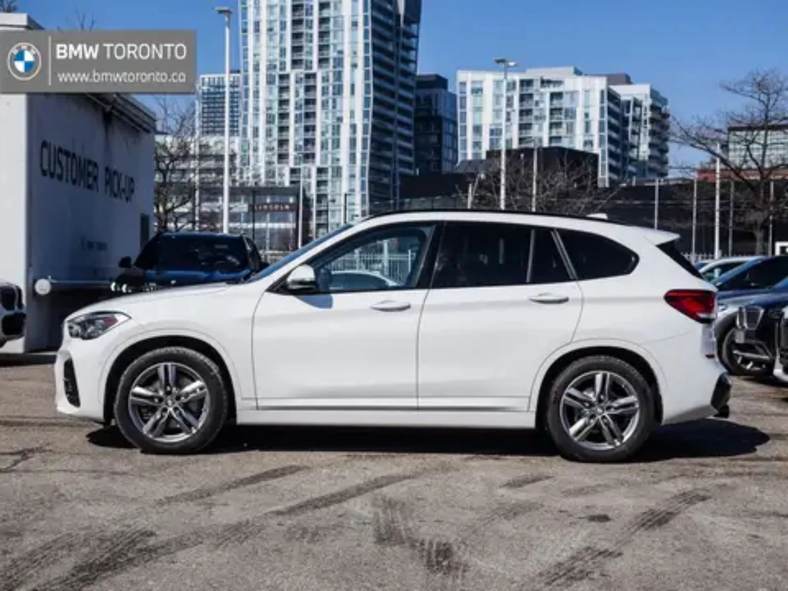 BMW X1 2022/82000KM/PANO/ПОДГРЕВ/ПАМЕТ/4Х4/8ZF, снимка 5 - Автомобили и джипове - 53884597