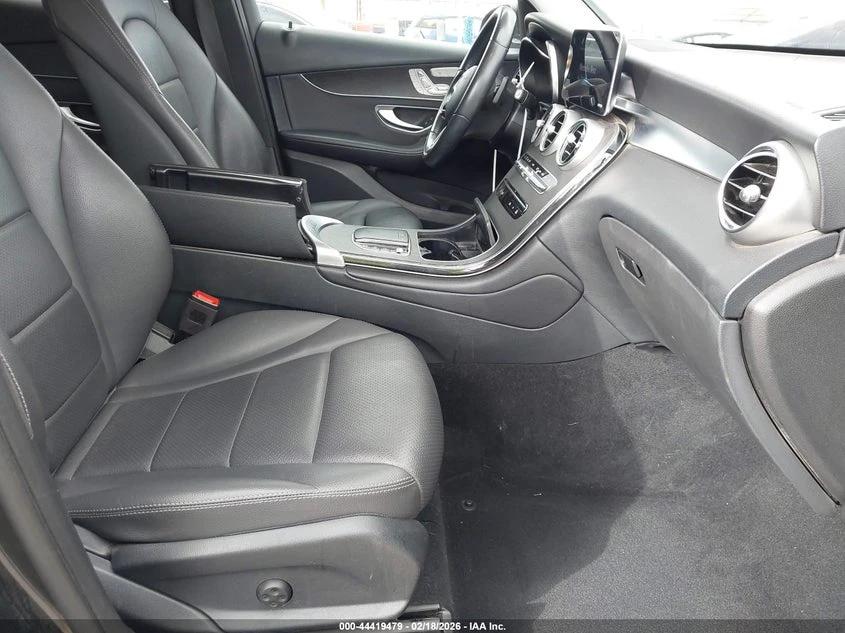 Mercedes-Benz GLC 300 2.0l Suv, снимка 5 - Автомобили и джипове - 54047279