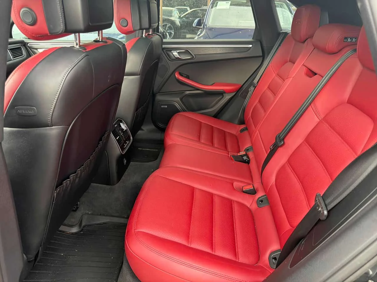 Porsche Macan * GTS * BOSE* PANORAMA* 360 КАМЕРИ* , снимка 10 - Автомобили и джипове - 54495251