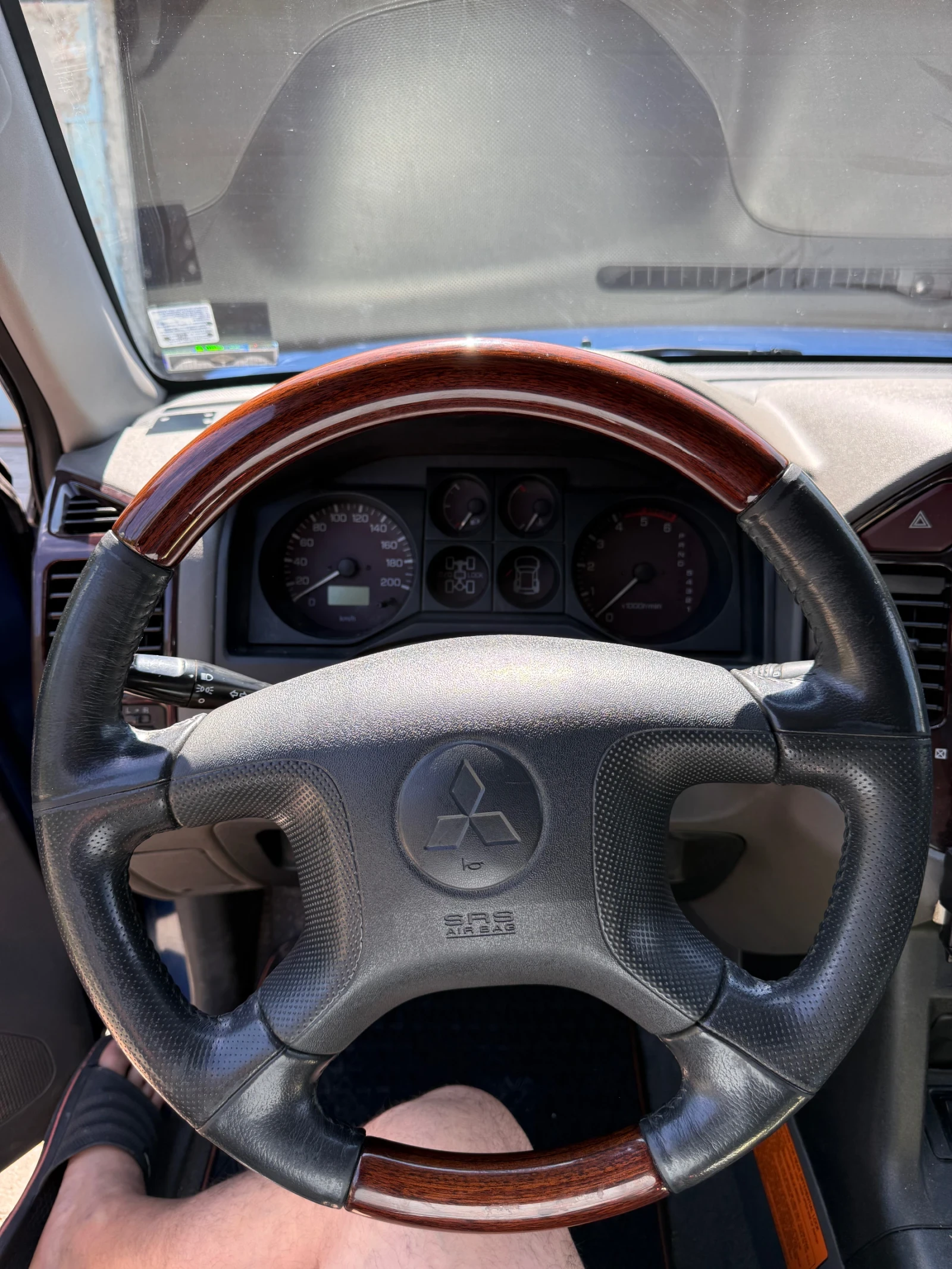 Mitsubishi Pajero, снимка 8 - Автомобили и джипове - 54660465