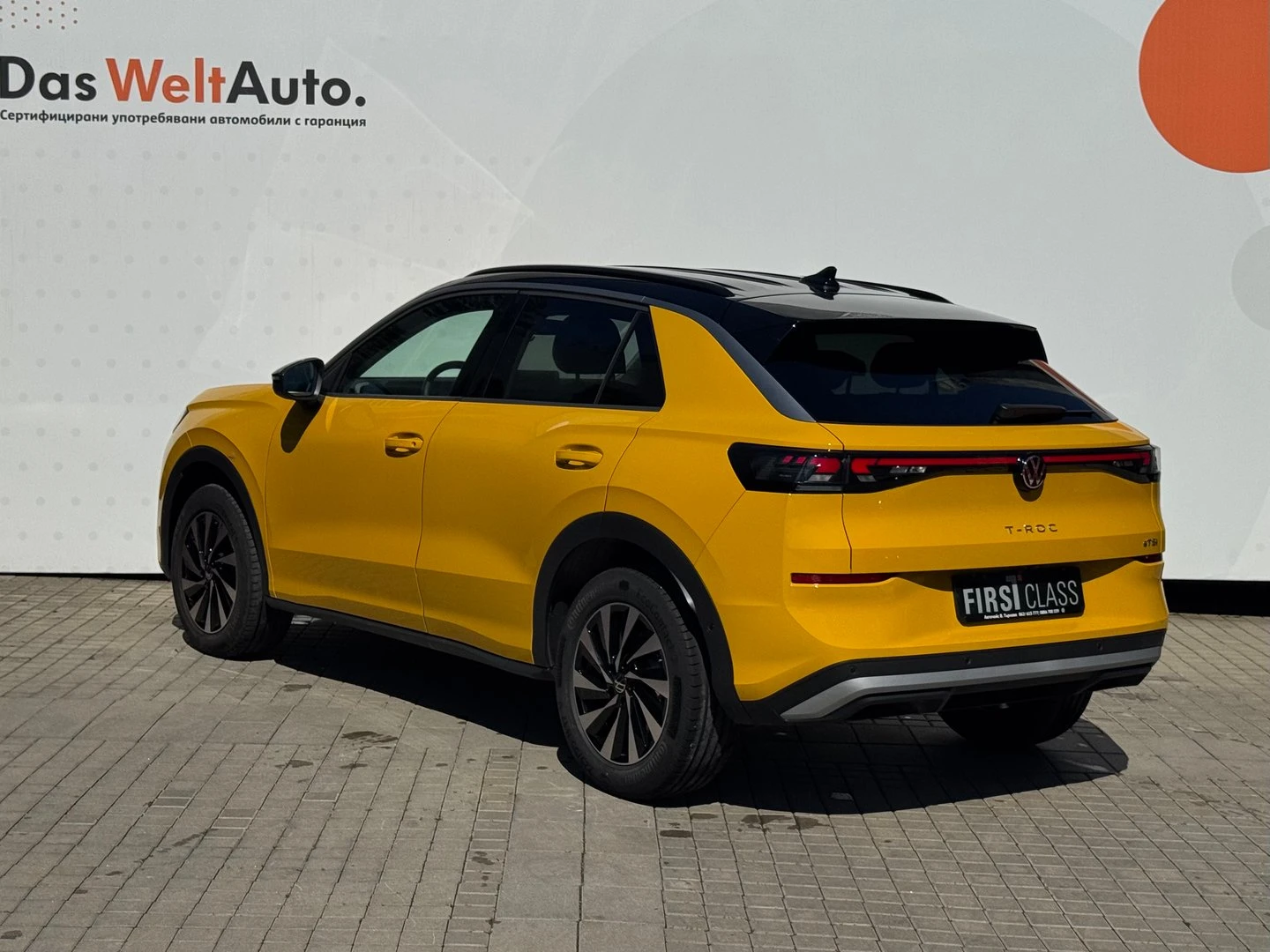 VW T-Roc, снимка 4 - Автомобили и джипове - 55485527