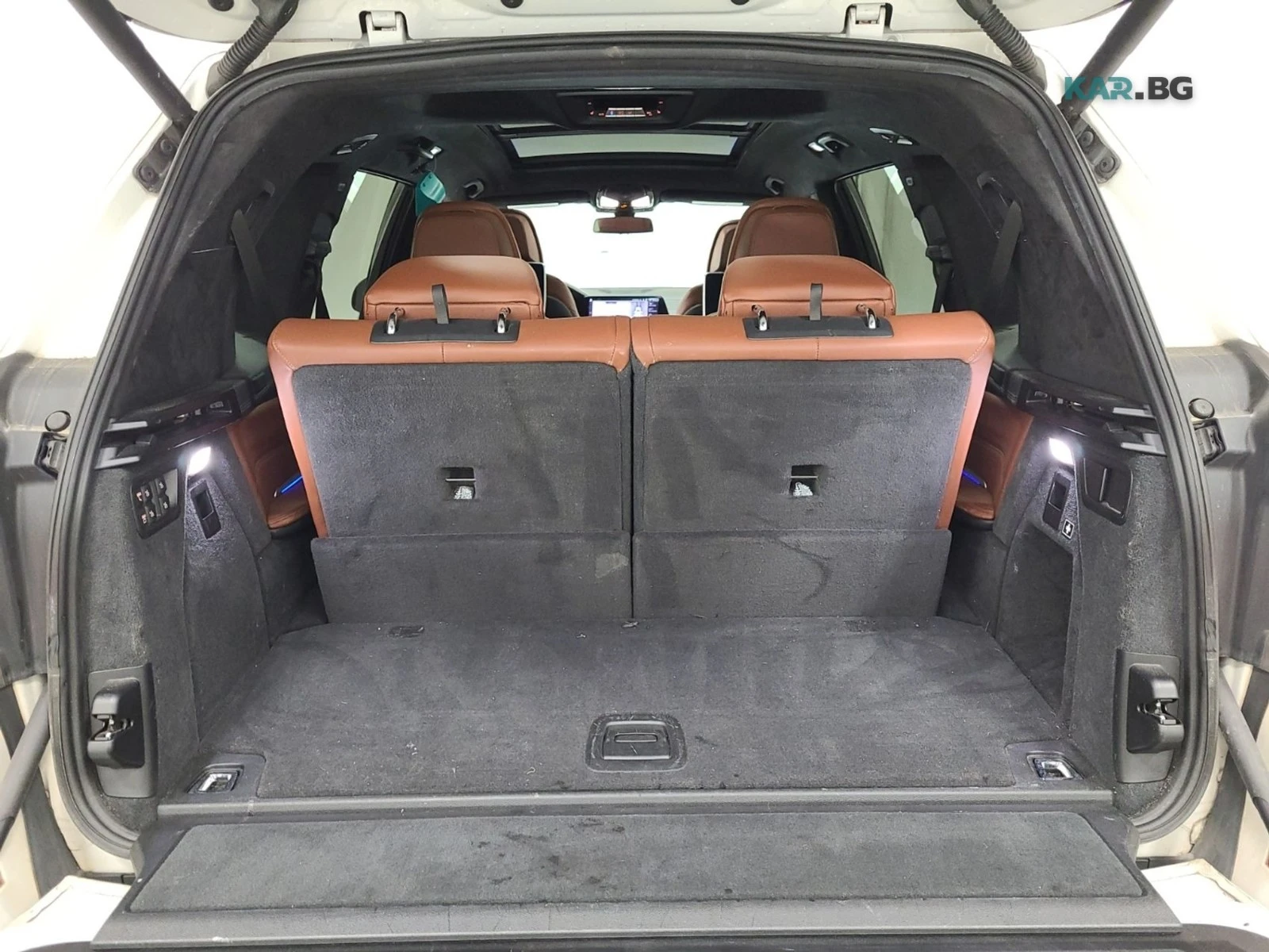BMW X7 xDrive40i M-Sport PKG + Възм. за лизинг Цена до БГ, снимка 16 - Автомобили и джипове - 54838335