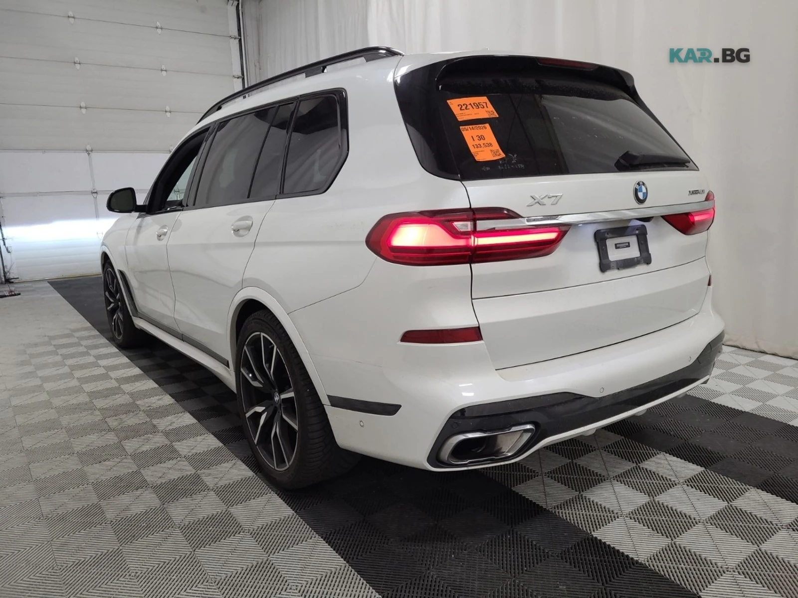 BMW X7 xDrive40i M-Sport PKG + Възм. за лизинг Цена до БГ, снимка 5 - Автомобили и джипове - 54838335