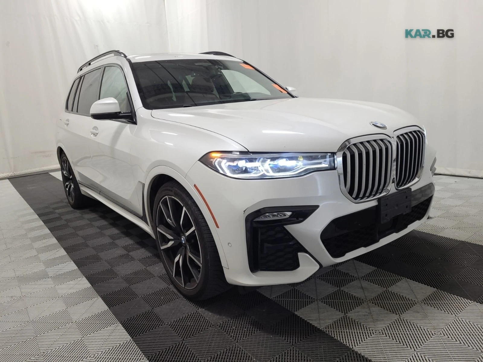 BMW X7 xDrive40i M-Sport PKG + Възм. за лизинг Цена до БГ, снимка 2 - Автомобили и джипове - 54838335
