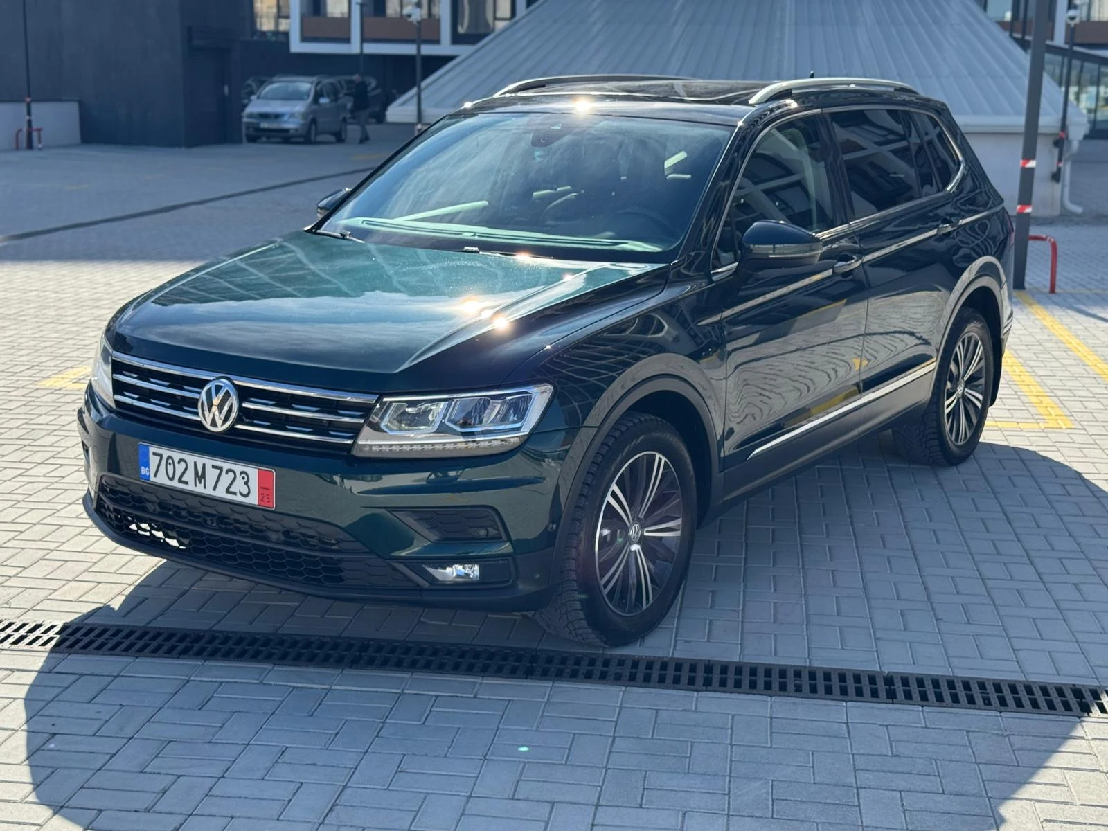 VW Tiguan TSI* * 4X4* 47000км!!!, снимка 2 - Автомобили и джипове - 55319686