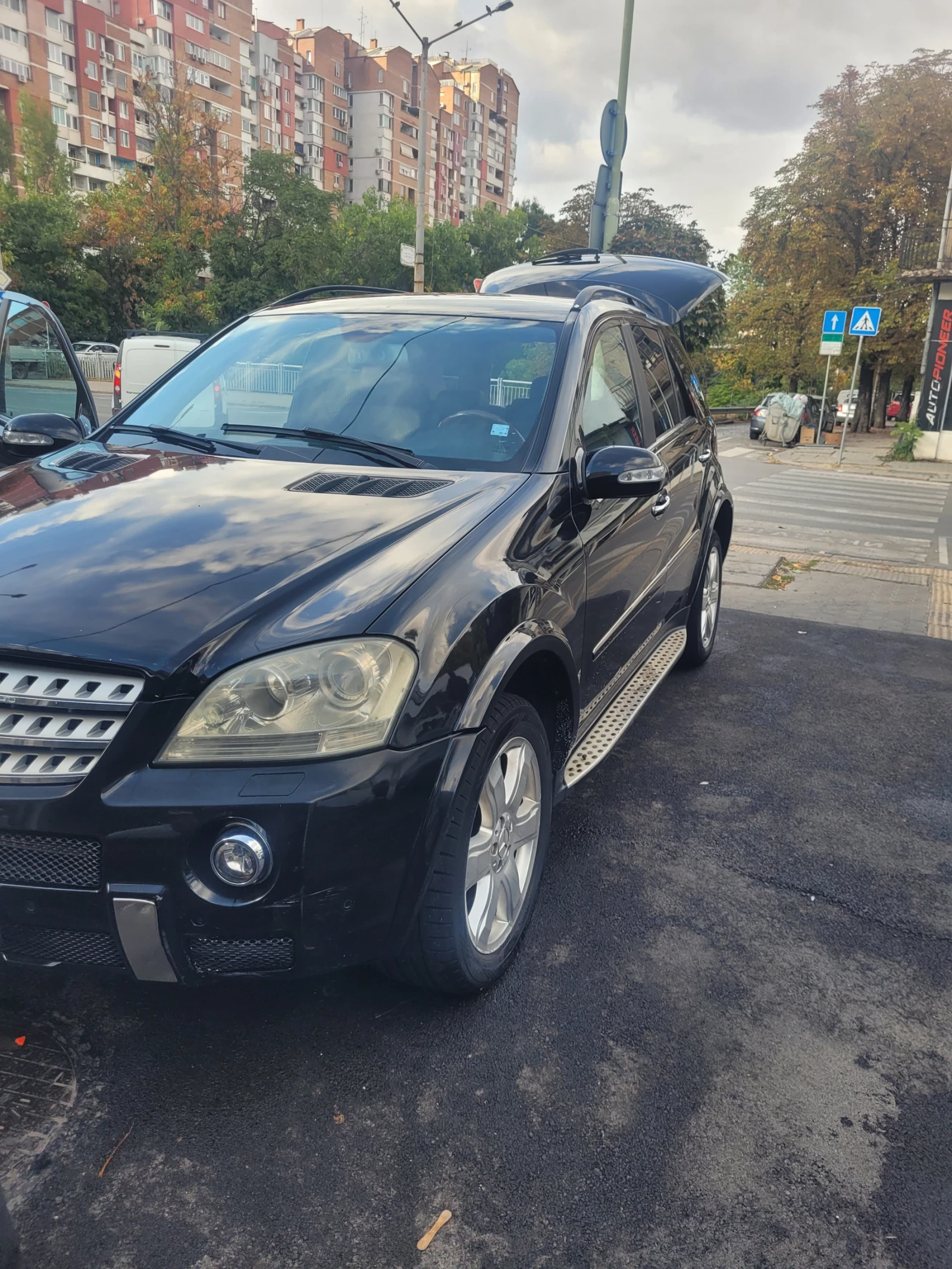 Mercedes-Benz ML 320, снимка 2 - Автомобили и джипове - 56361813