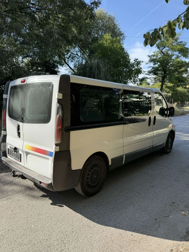Opel Vivaro Дълга база, снимка 8 - Бусове и автобуси - 52593151