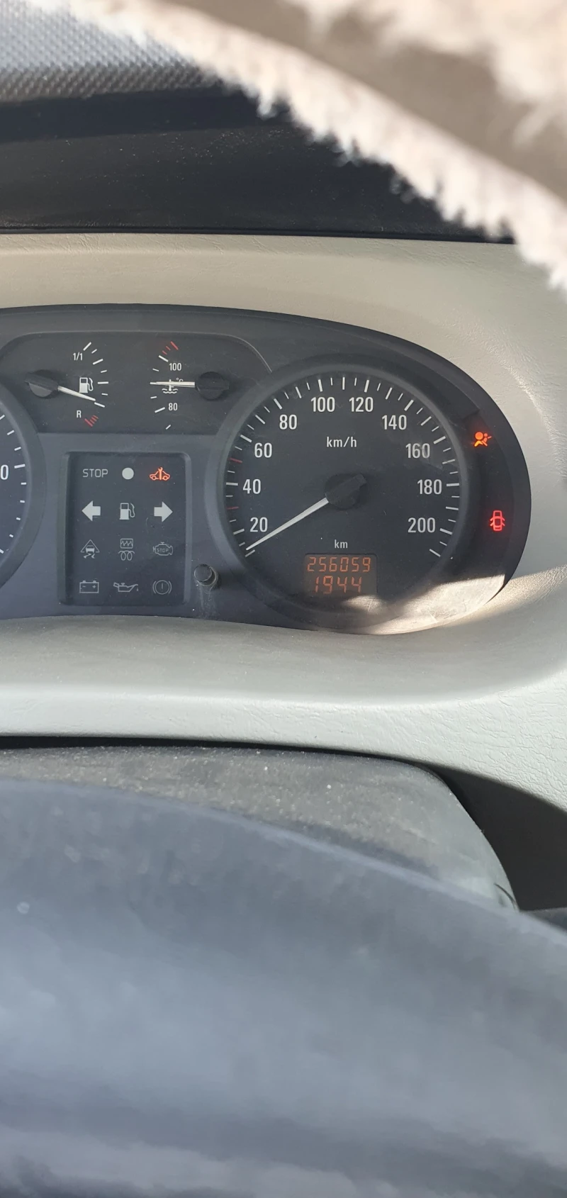 Opel Vivaro Дълга база, снимка 3 - Бусове и автобуси - 52593151