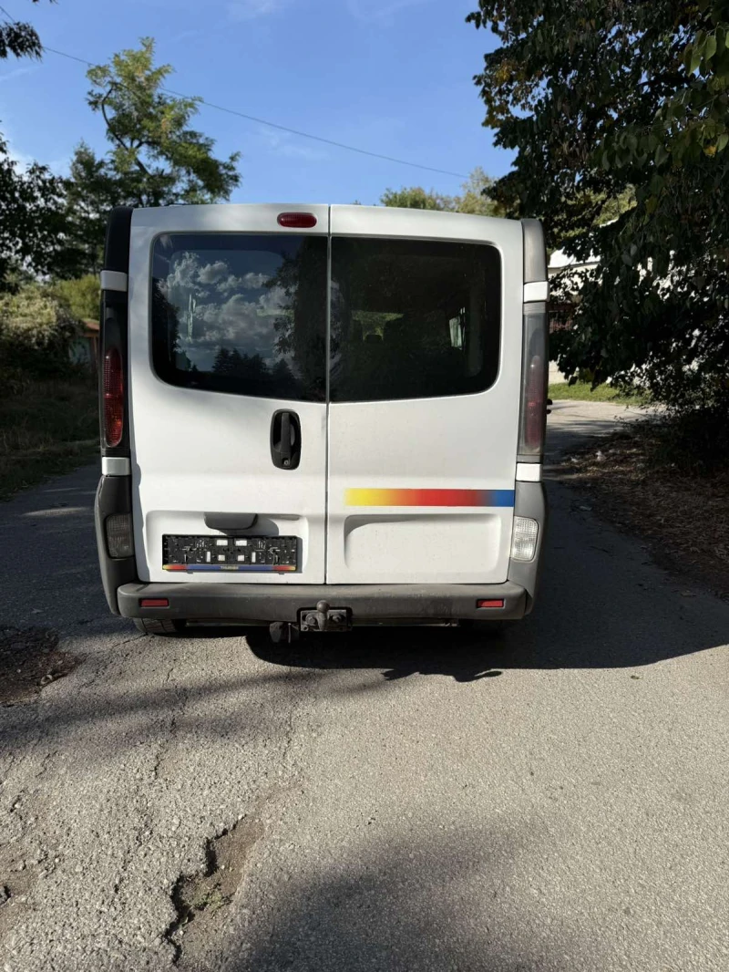 Opel Vivaro Дълга база, снимка 5 - Бусове и автобуси - 52593151