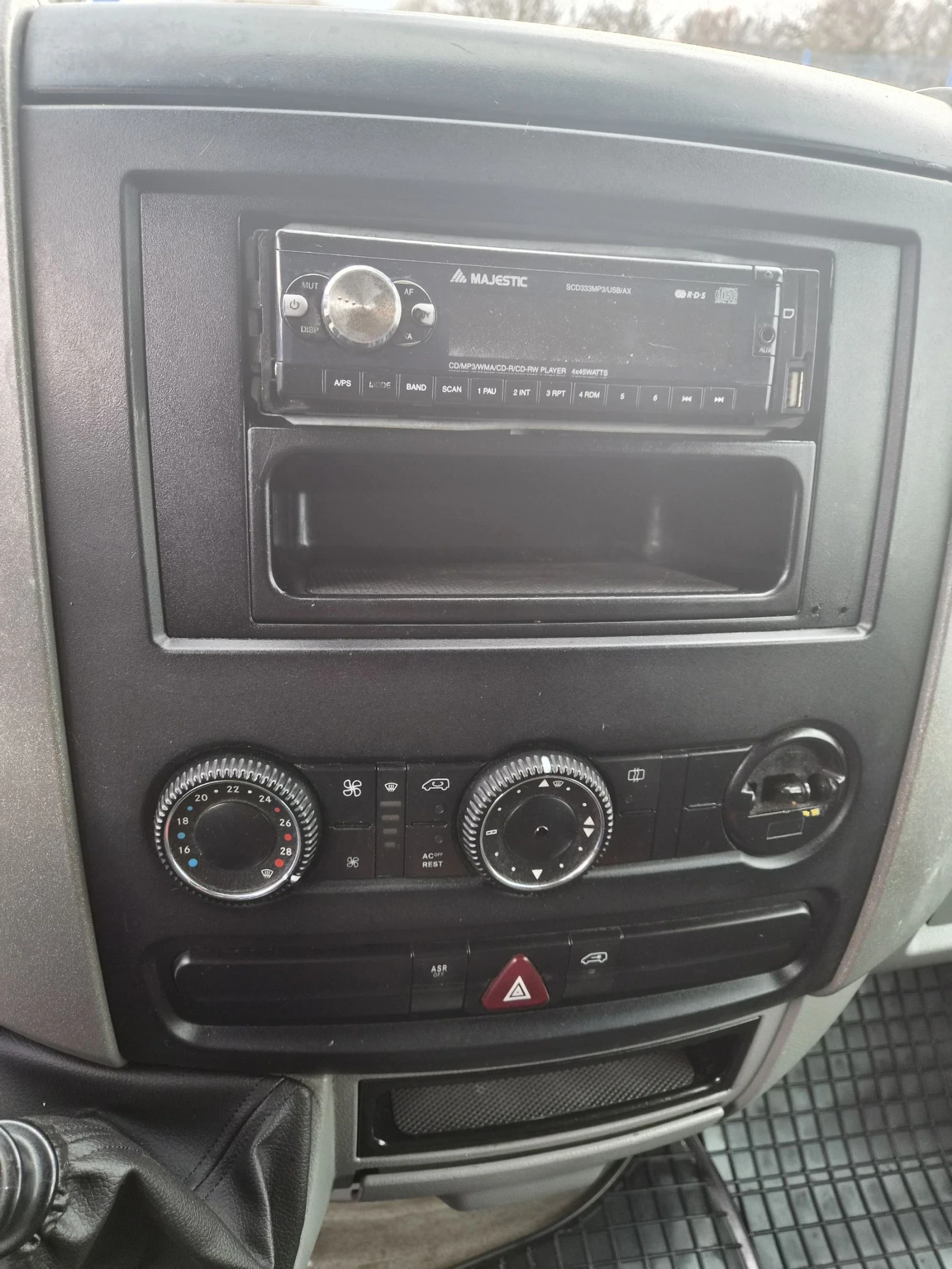 Mercedes-Benz Sprinter 411-4.40дълак ВНОС ИТАЛИЯ 646 МОТОР 3.5Т, снимка 9 - Бусове и автобуси - 53958400