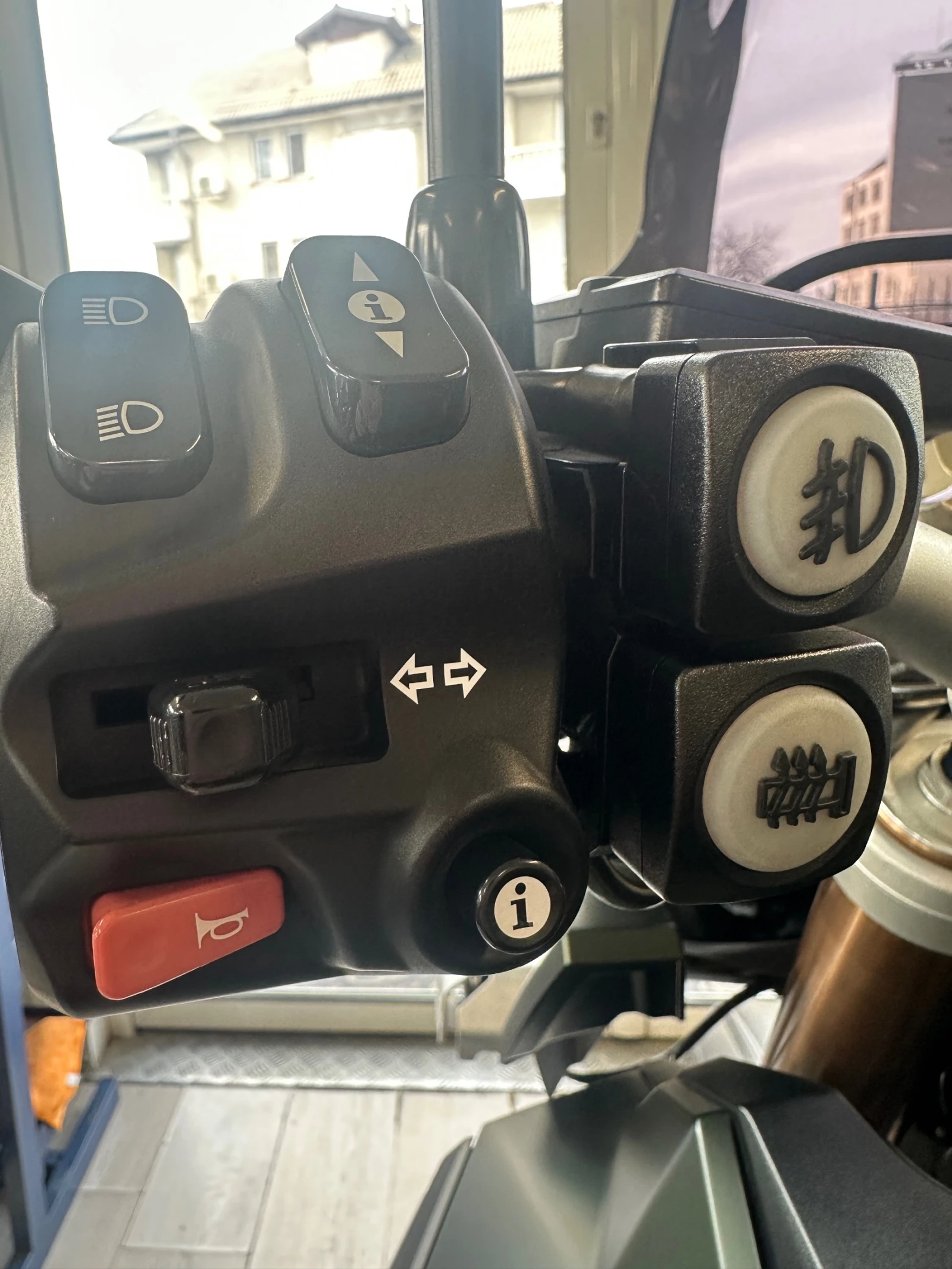 Triumph Tiger 1200 Explorer XC - изображение 3