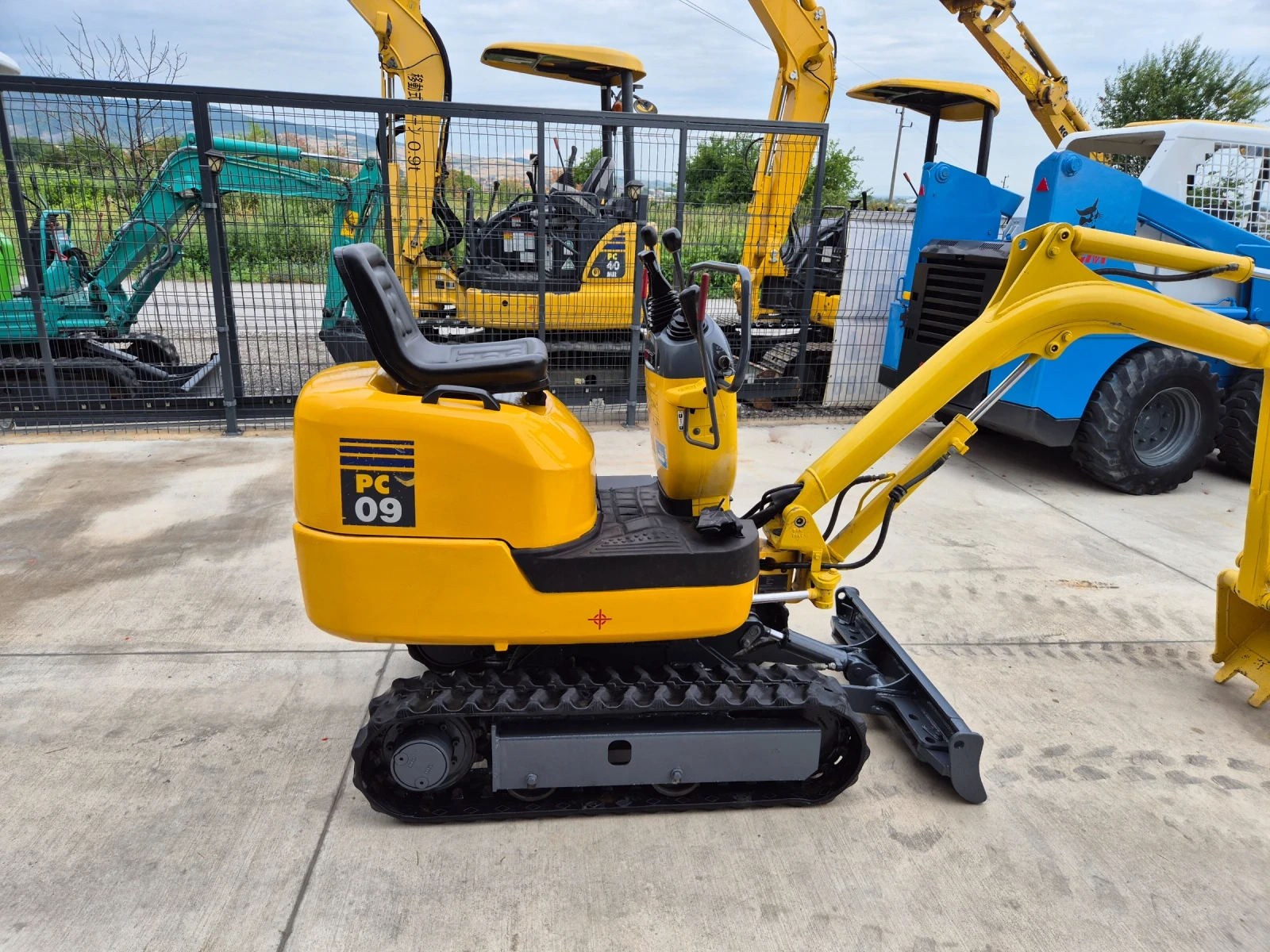 Багер Komatsu 1 тон / ПЕРФЕКТЕН / РАЗТВАРЯ ВИРИГИТЕ /  - изображение 6