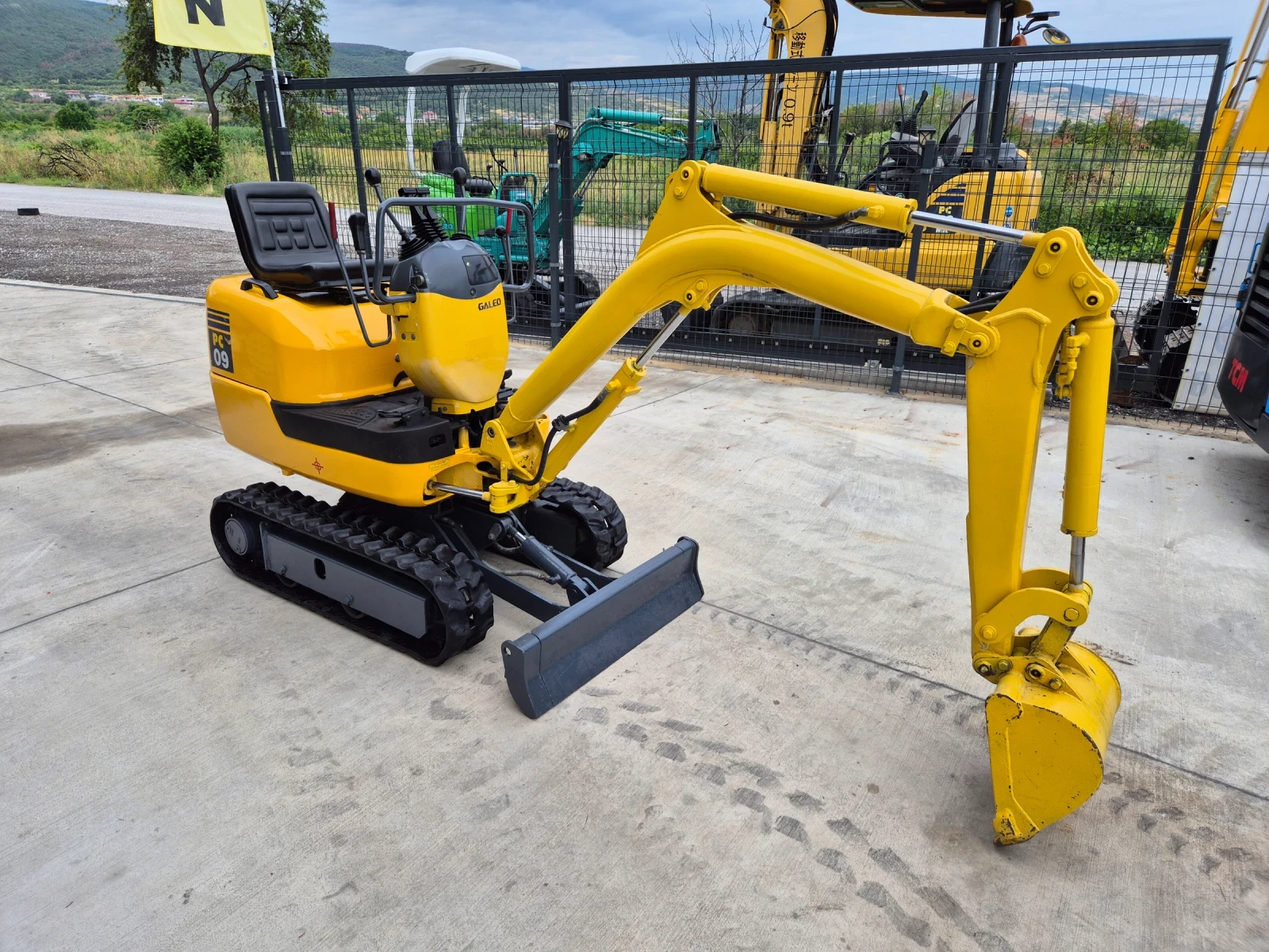Багер Komatsu 1 тон / ПЕРФЕКТЕН / РАЗТВАРЯ ВИРИГИТЕ /  - изображение 7