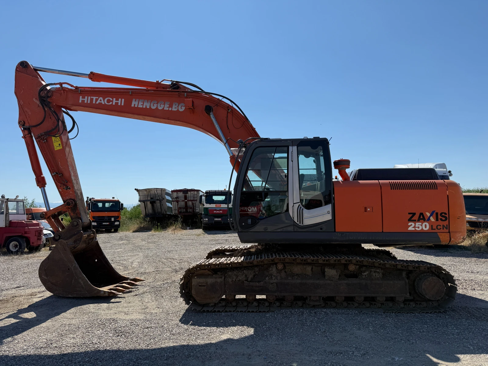 Багер Hitachi ZX 250 LCN-3, снимка 12 - Индустриална техника - 56374576