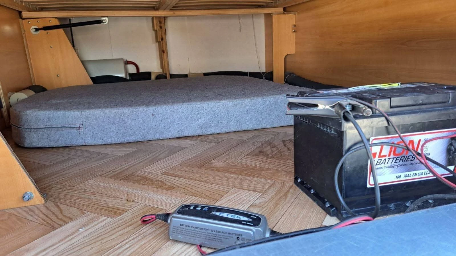 Каравана LMC Регистрирана , снимка 10 - Каравани и кемпери - 53916658