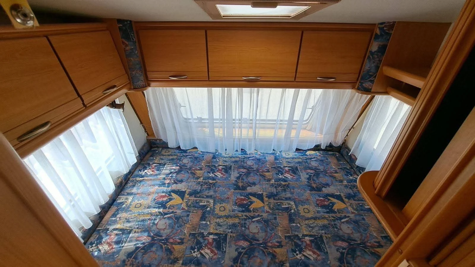 Каравана LMC Регистрирана , снимка 8 - Каравани и кемпери - 53916658