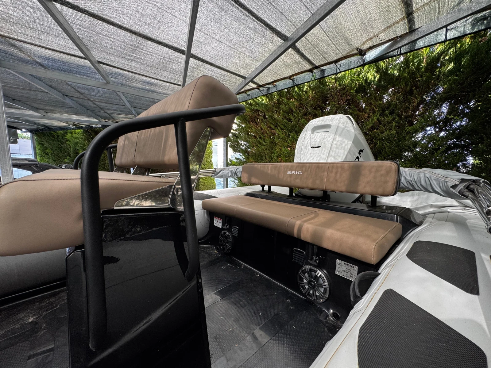 Надуваема лодка Brig N610, снимка 4 - Воден транспорт - 54139136