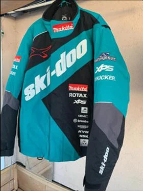 Яке, снимка 8