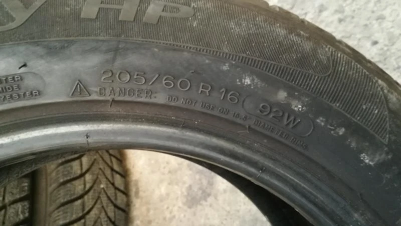 Гуми Летни 205/60R16, снимка 4 - Гуми и джанти - 26188346