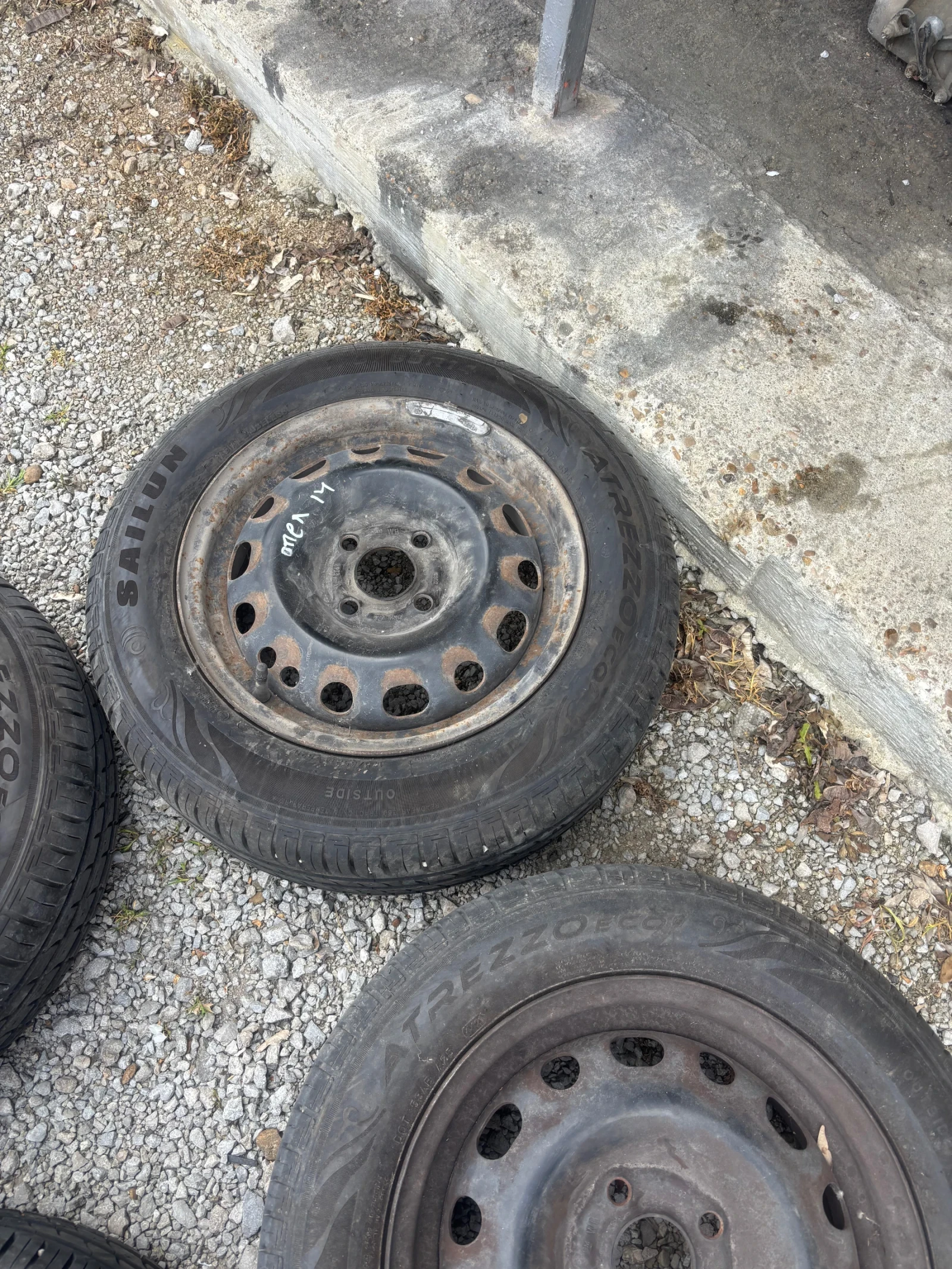 Гуми с джанти Syron 175/65R14, снимка 2 - Гуми и джанти - 54253797