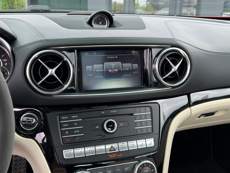 Mercedes-Benz SL 450 AMG*Panorama*HarmanKardon*Camera, снимка 10 - Автомобили и джипове - 45095525