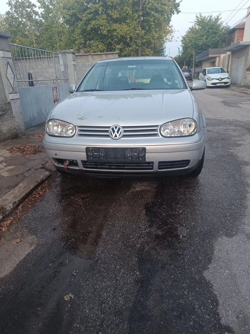 VW Golf, снимка 1 - Автомобили и джипове - 48134459