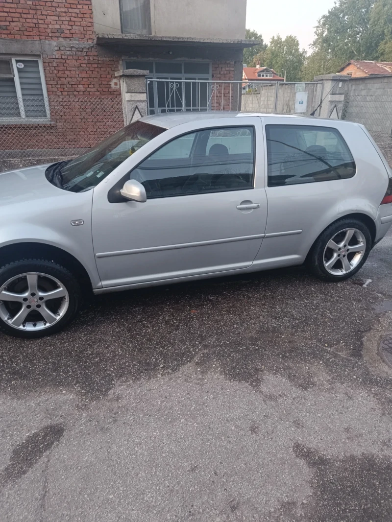 VW Golf, снимка 3 - Автомобили и джипове - 48134459