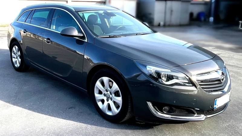 Opel Insignia Sports tourer SW в Автомобили и джипове в гр. София