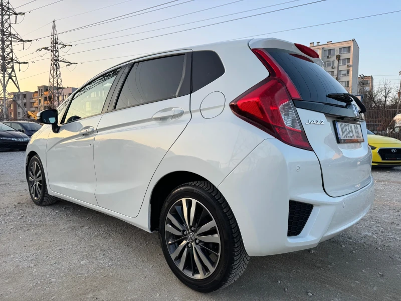 Honda Jazz АВТОМАТ / КАМЕРА / НАВИ / KEYLESS, снимка 6 - Автомобили и джипове - 49026195