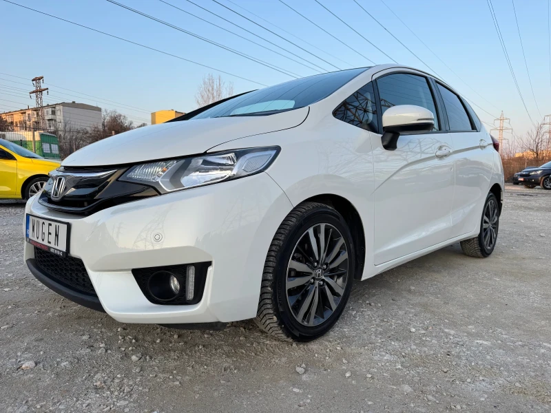 Honda Jazz АВТОМАТ / КАМЕРА / НАВИ / KEYLESS, снимка 2 - Автомобили и джипове - 49026195