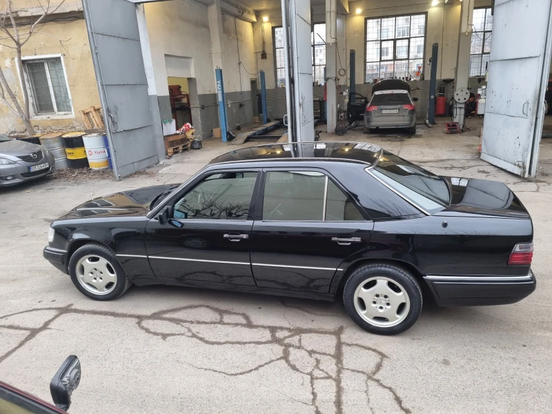 Mercedes-Benz 124 E300 4matic , снимка 3 - Автомобили и джипове - 49386407