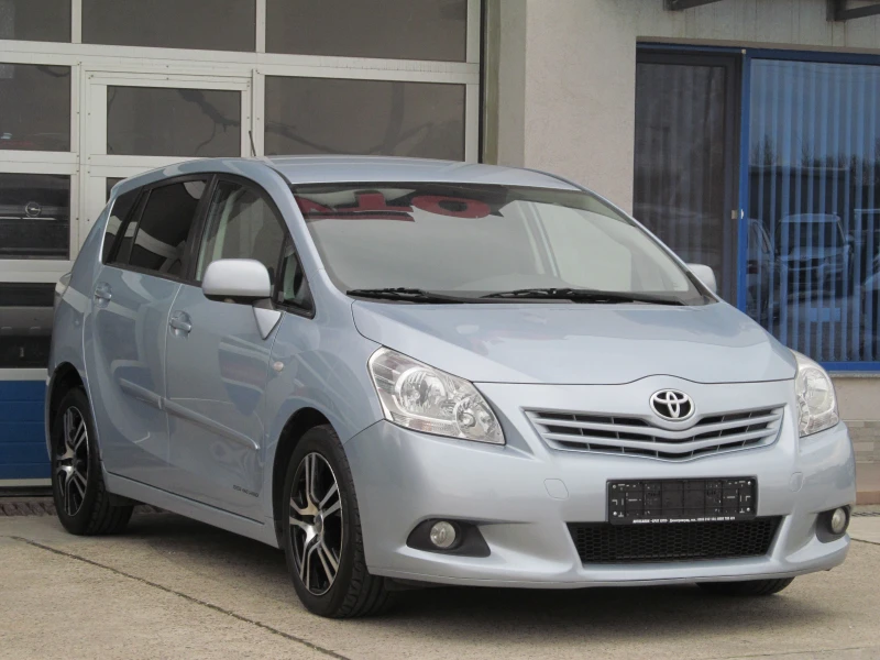 Toyota Verso 2.0D4D/6+ 1, снимка 2 - Автомобили и джипове - 49761531